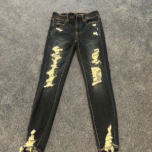 AE JEANS DISTRESSED AND LIKE NEW